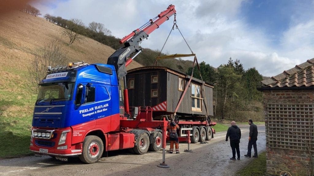 Cabins On The Move – Shepherd Hut HIAB Specialist Transport